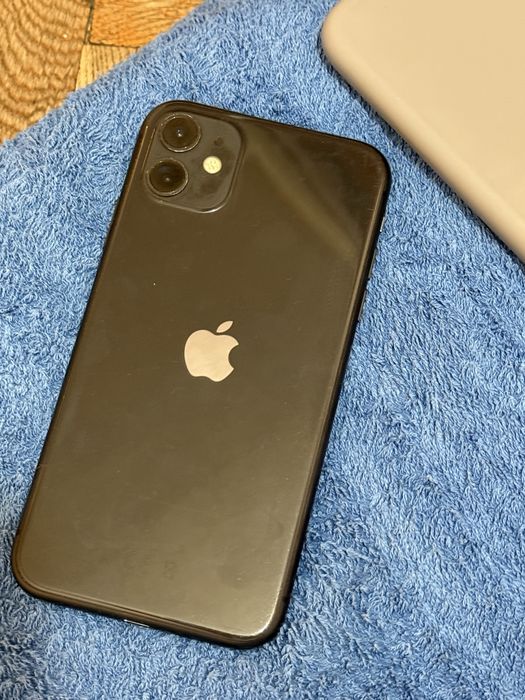 Продается недорого на iPhone 11