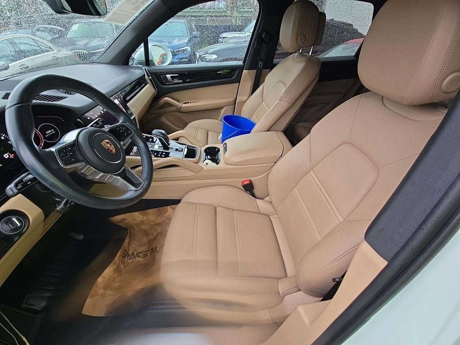 Porsche Cayenne 2023 — це еталон динаміки