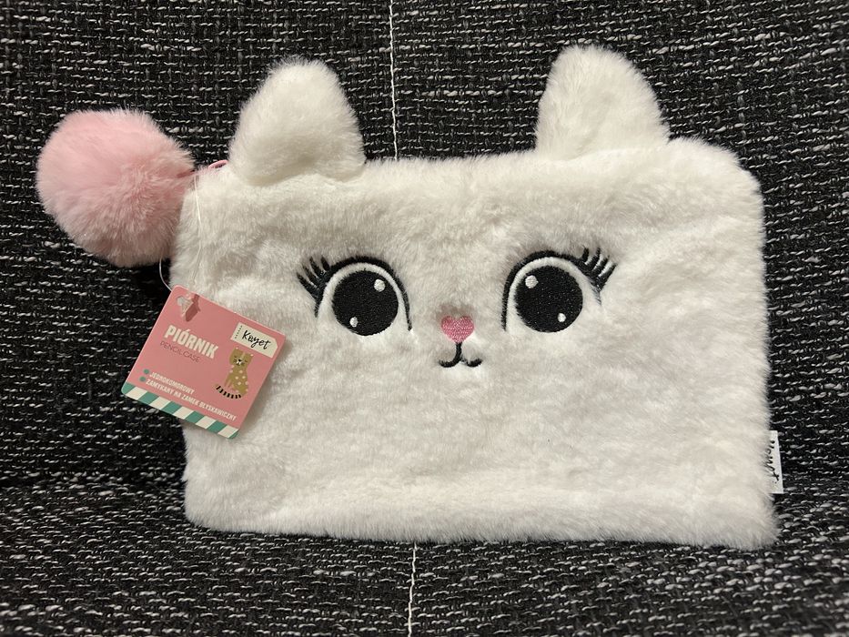 Pluszowy piórnik kotek