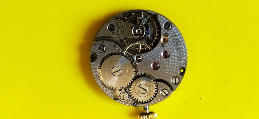Kolekcjonerski mechanizm Omegi z 1919 roku po przeglądzie śr. 20,35 mm