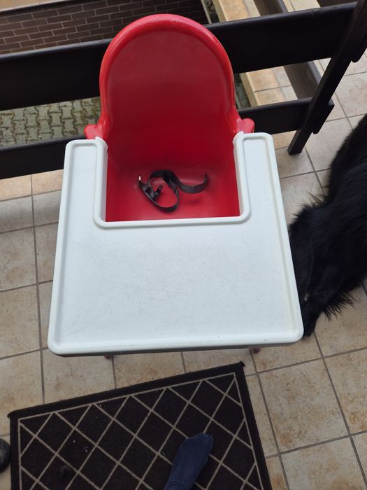 Krzesełko IKEA z podnóżkiem