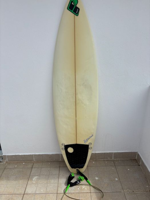 Prancha Surf 5'11" com Capas