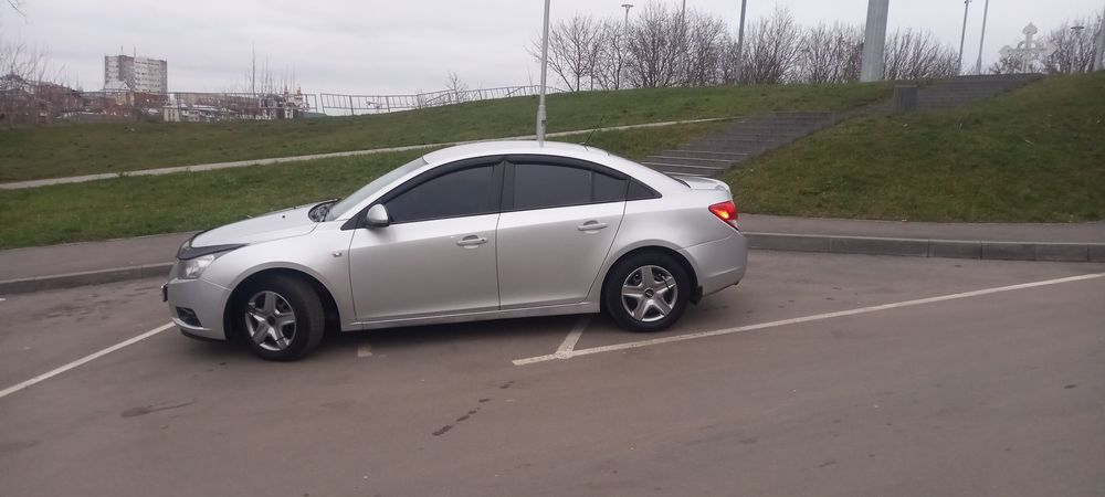 Шевроле Круз в хорошому стані
