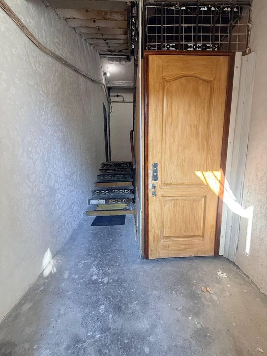 Продам 2 кімнатну на Болгарській. (3-346-330)