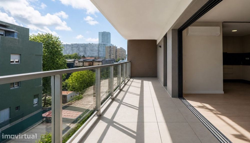 Apartamento T3 com varanda no Gaia Status em Vila Nova de Gaia