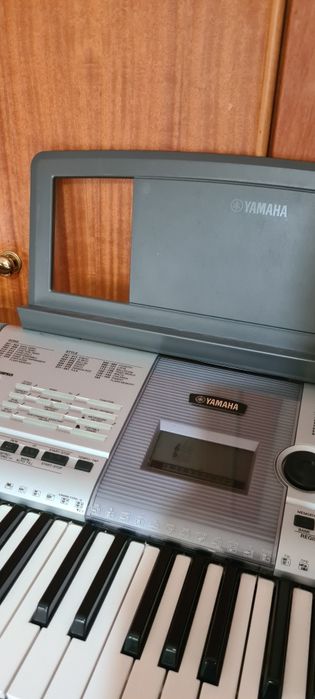 Teclado Yamaha YPT-410