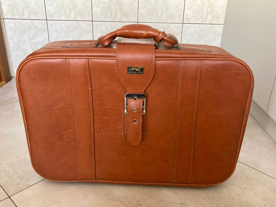 Sprzedam lekką walizkę vintage Ackolite – stan bardzo dobry.