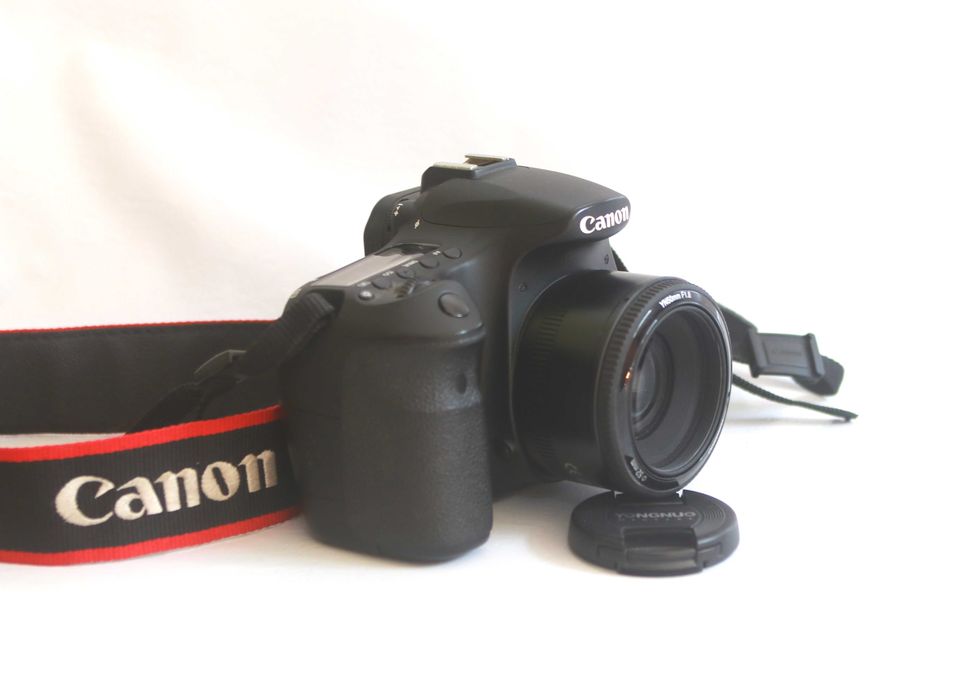 Canon 60D e lente Yongnuo 50 f\1.8 máquina fotográfica digital reflex