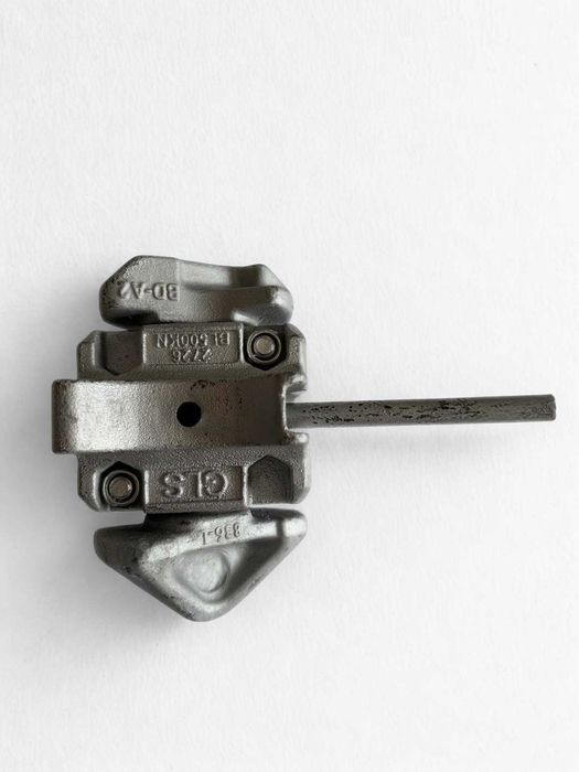 Twistlock do łączenia kontenerów morskich