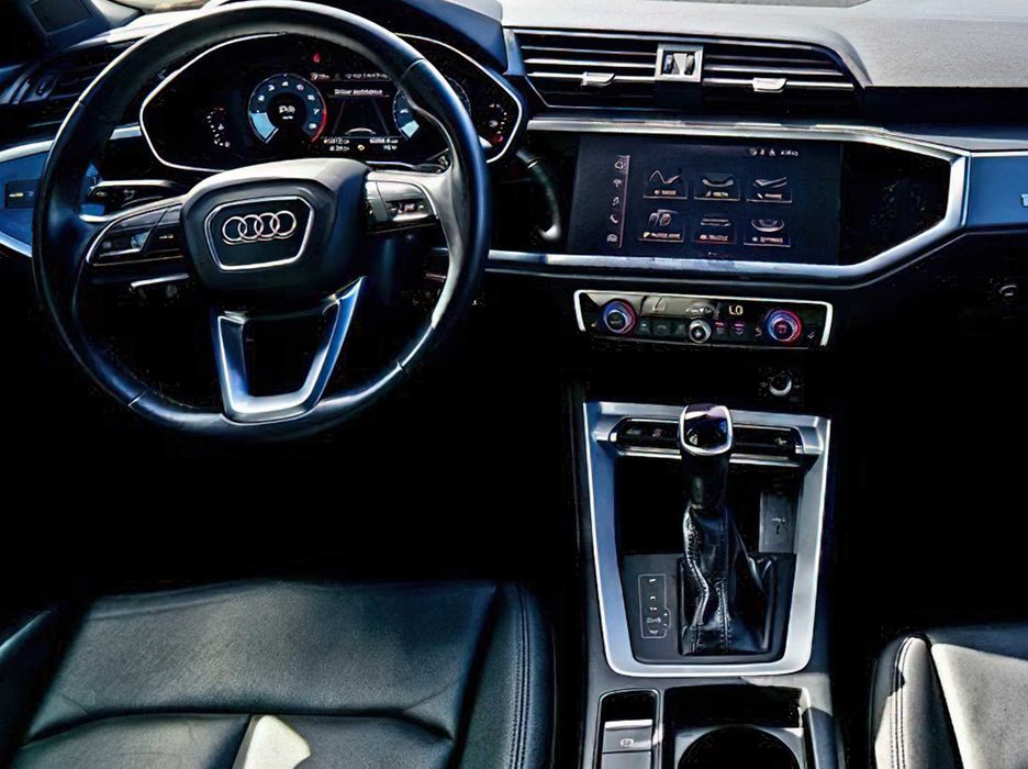 Audi Q3      2022