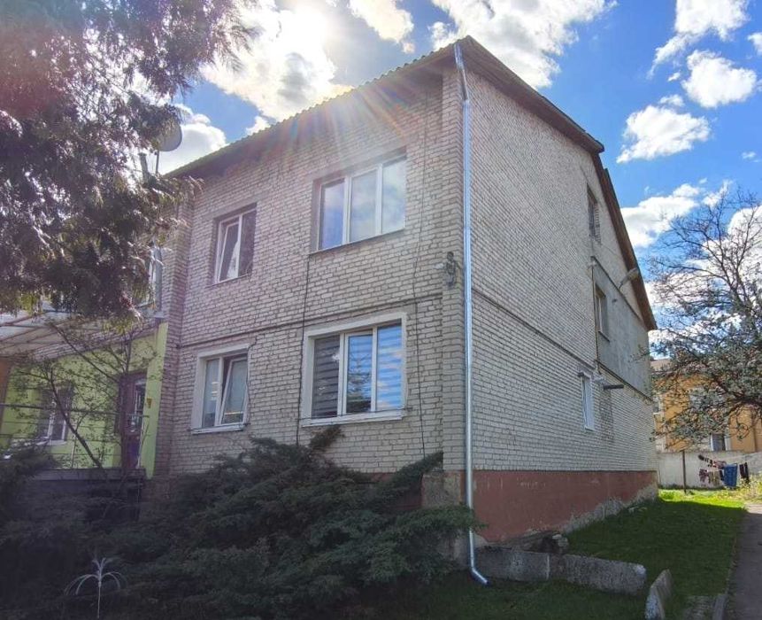 Продаж 2-к. квартири з ремонтом 35.5/29.5/6м² м.Винники 46999$