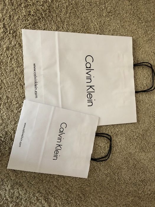 Torebka papierowa prezentowa Calvin Klein. 1 szt. 10 zł.