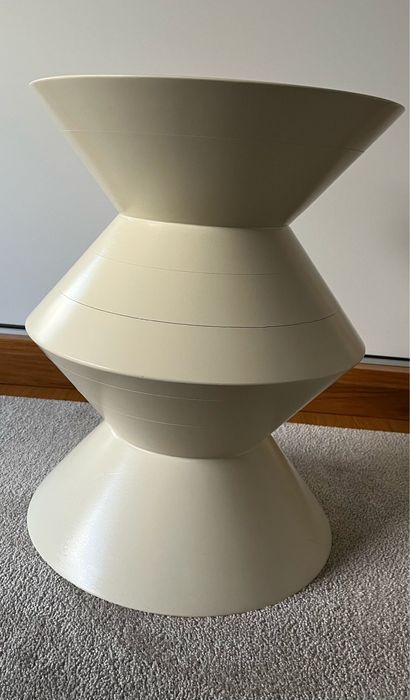 mesa de apoio cor creme