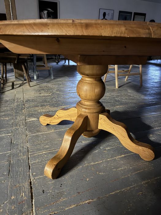 Okrągły,sosnowy,rozkładany,duży stół jadalniany lata80.vintage,deaign