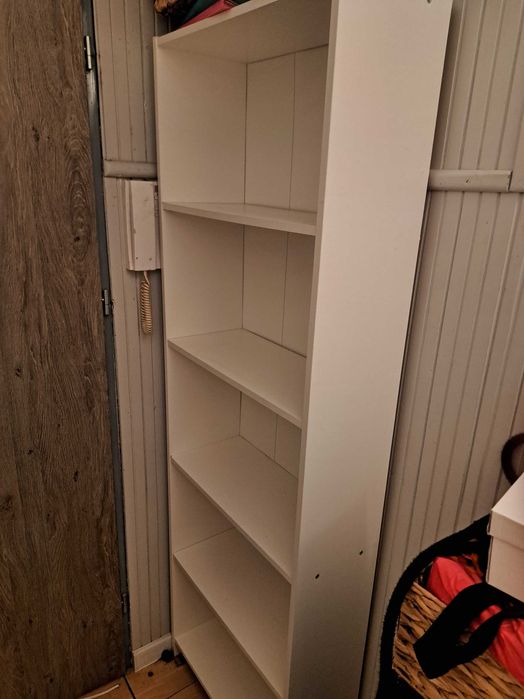 Biały regał Ikea Gersby