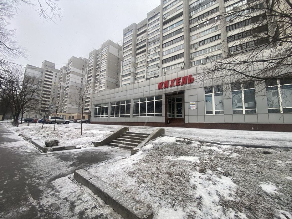 Магазин на Рабочей. Проходное место. Фасад.