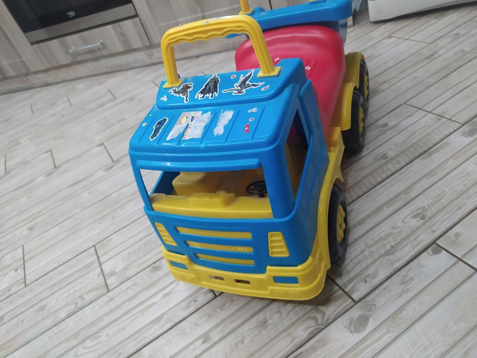 Машинка толокар для хлопчиків