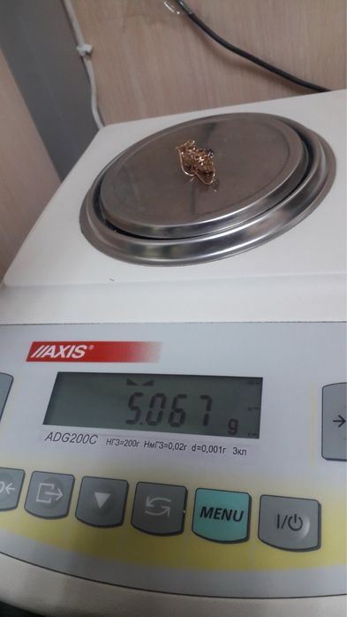 Золотые серьги с александритом