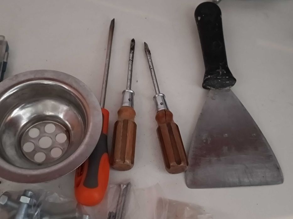 Chaves de Fendas Parafusos e acessórios