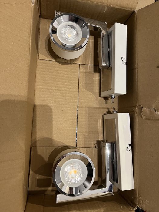 Oświetlenie ścienne/sufitowe regulowane