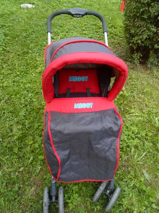 Spacerówka firmy Meggy w kolorze grafitowo- czerwonym