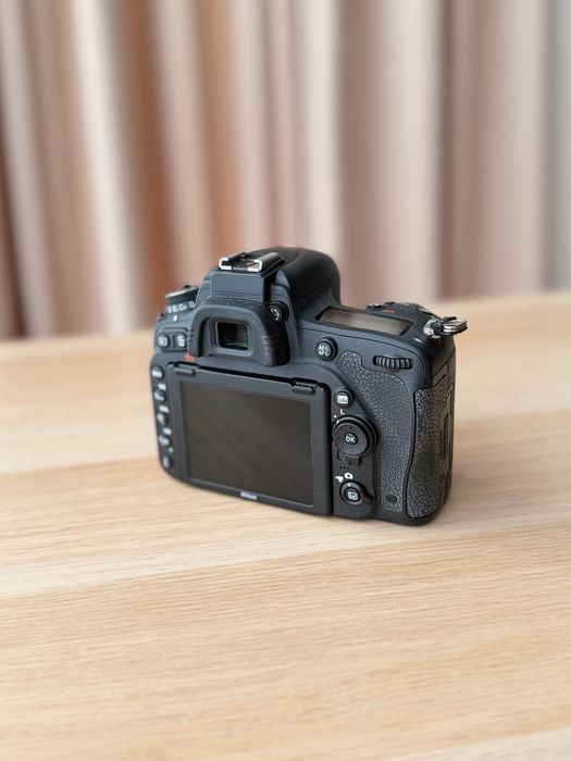 Lustrzanka NIKON
