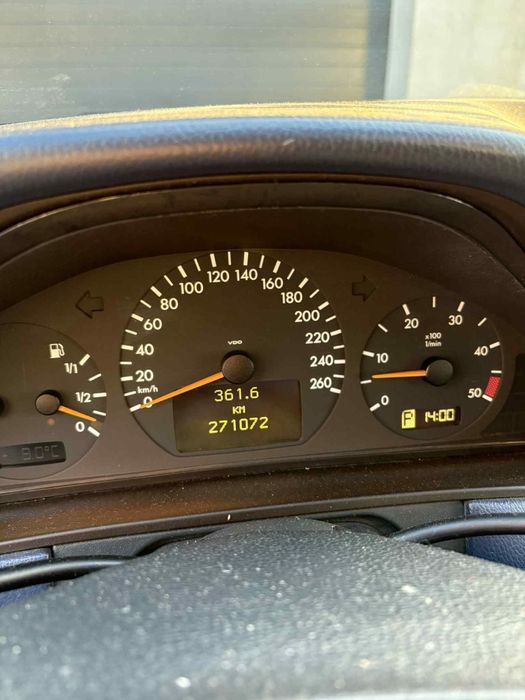 Sprzedam  samochód osobowy