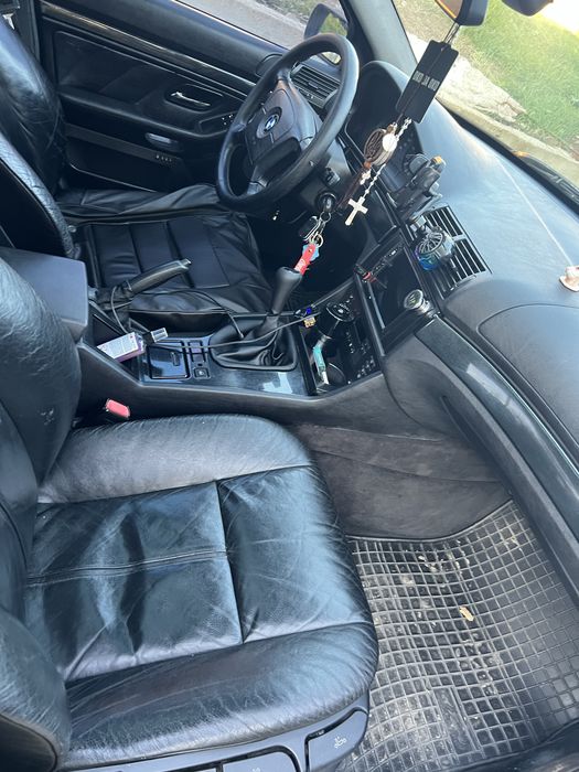 BMW E39.