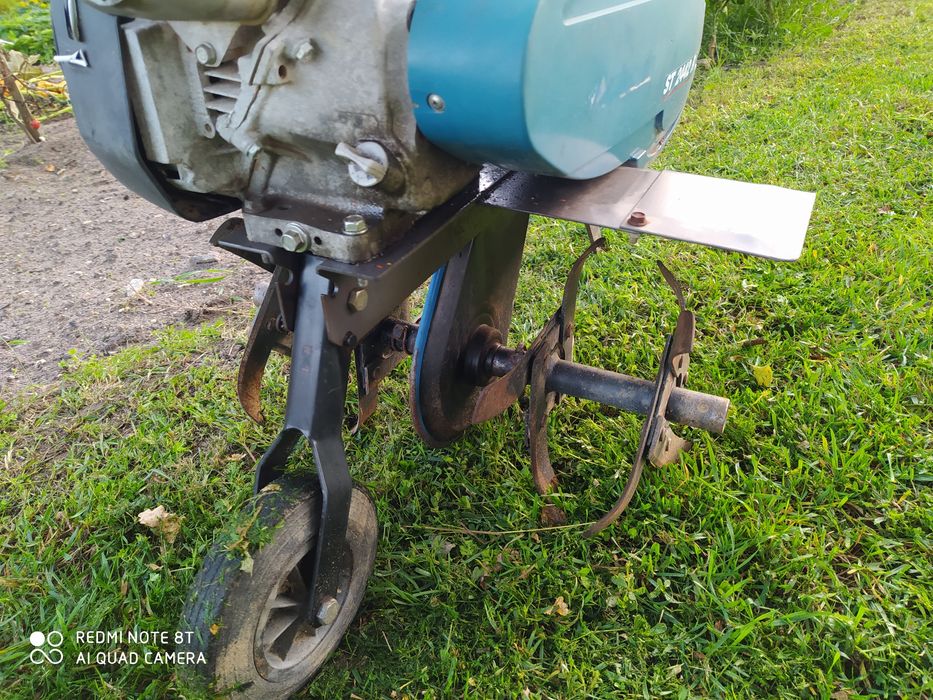 Glebogryzarką spalinowa silnikiem Honda.