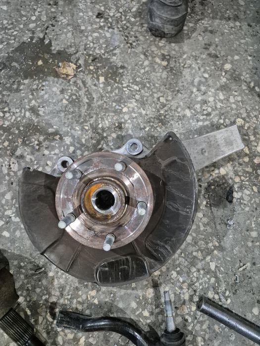 Jeep Grand Cherokee WK2 2010-2022 кулак цапфа ступица