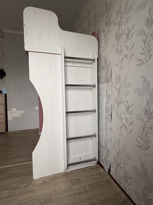 дитяче ліжко для дівчинки