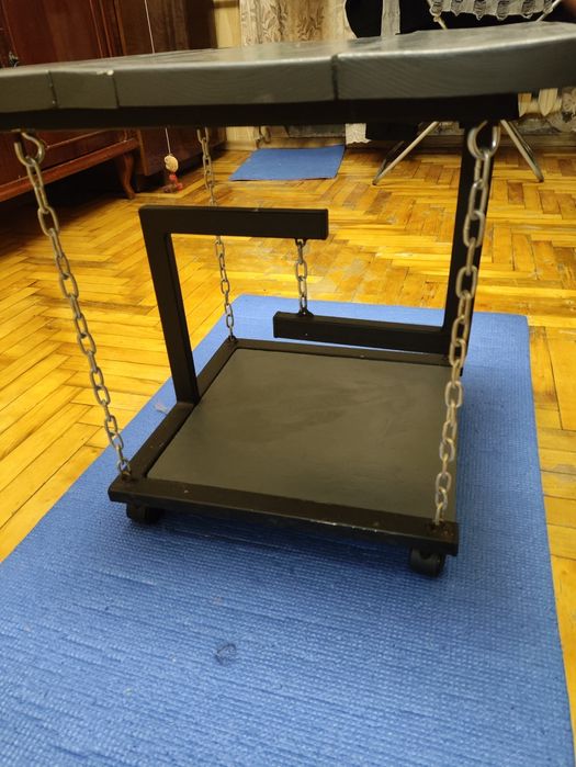 Журнальный столик