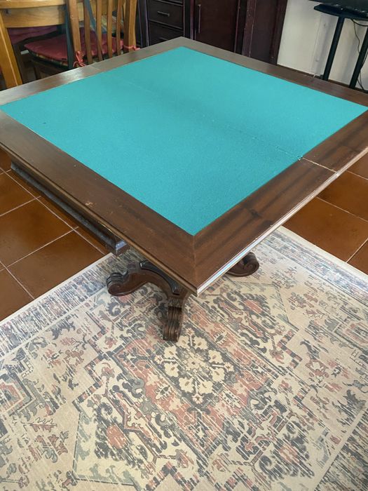 Mesa de jogo de cartas