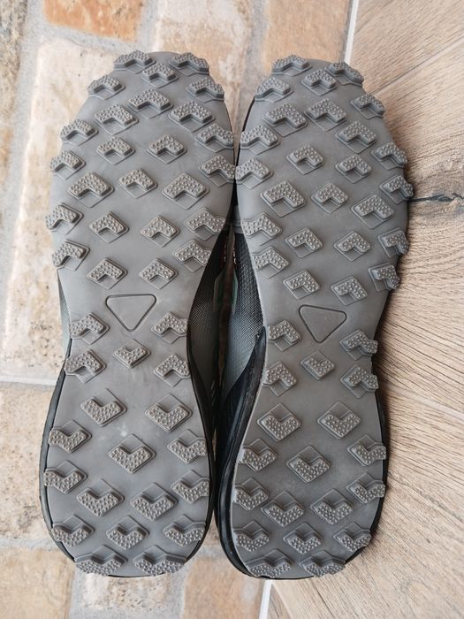 Кросівки Keep Running р 42 (28 см) ц 1000 гр, у стані нових