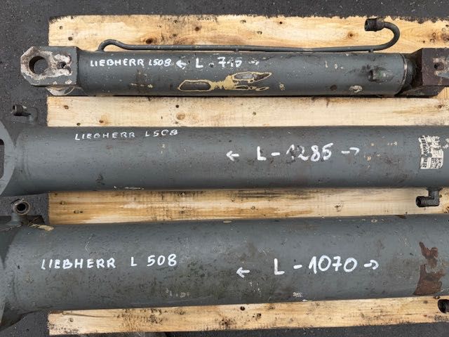 LIEBHERR L 508 C komplet siłowników do ładowarki