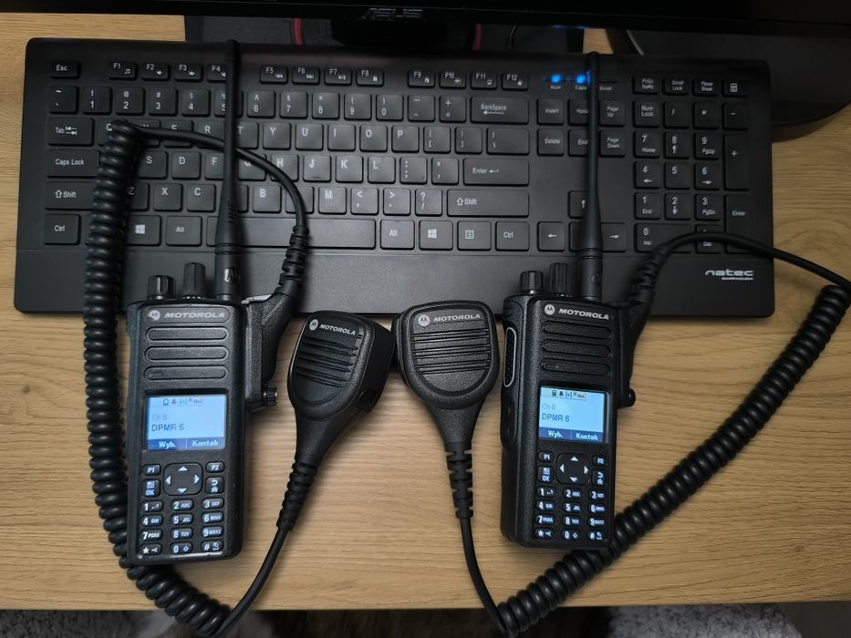 Radiotelefon Motorola dp 4800 e UHF.