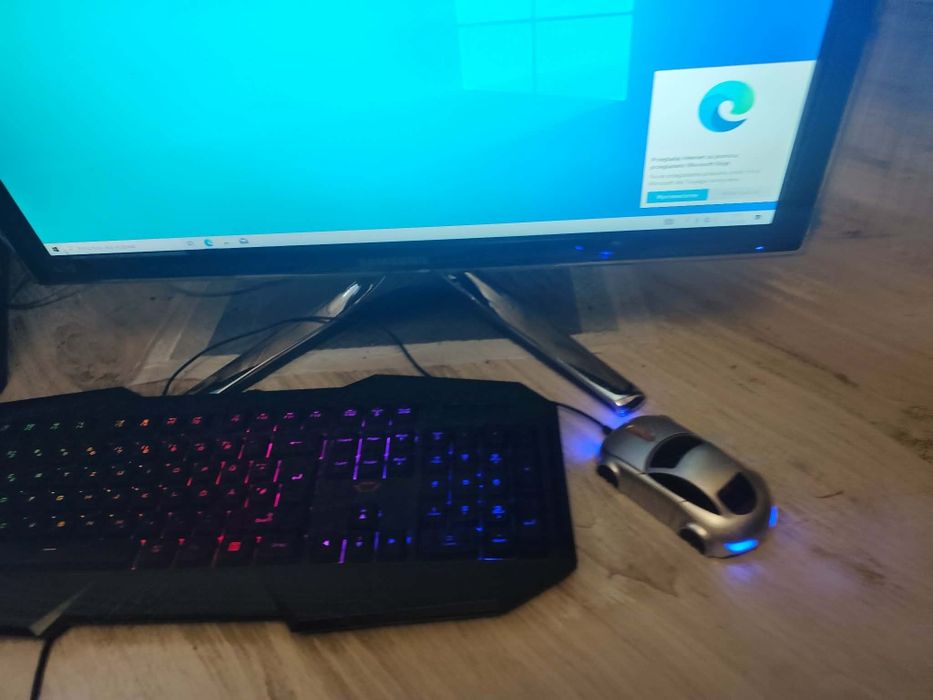 Zeataw komputerowy do gierek