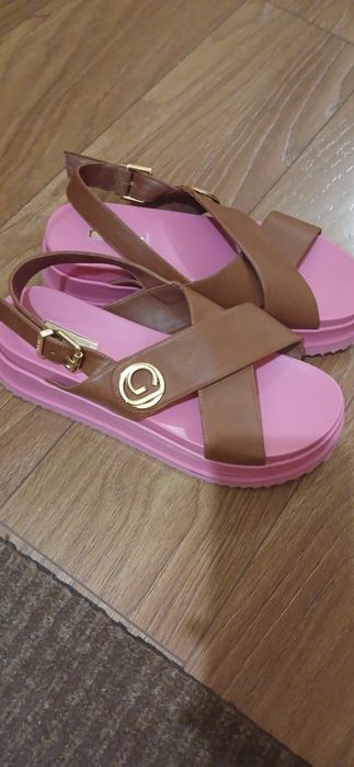 Босоніж  жіночі...