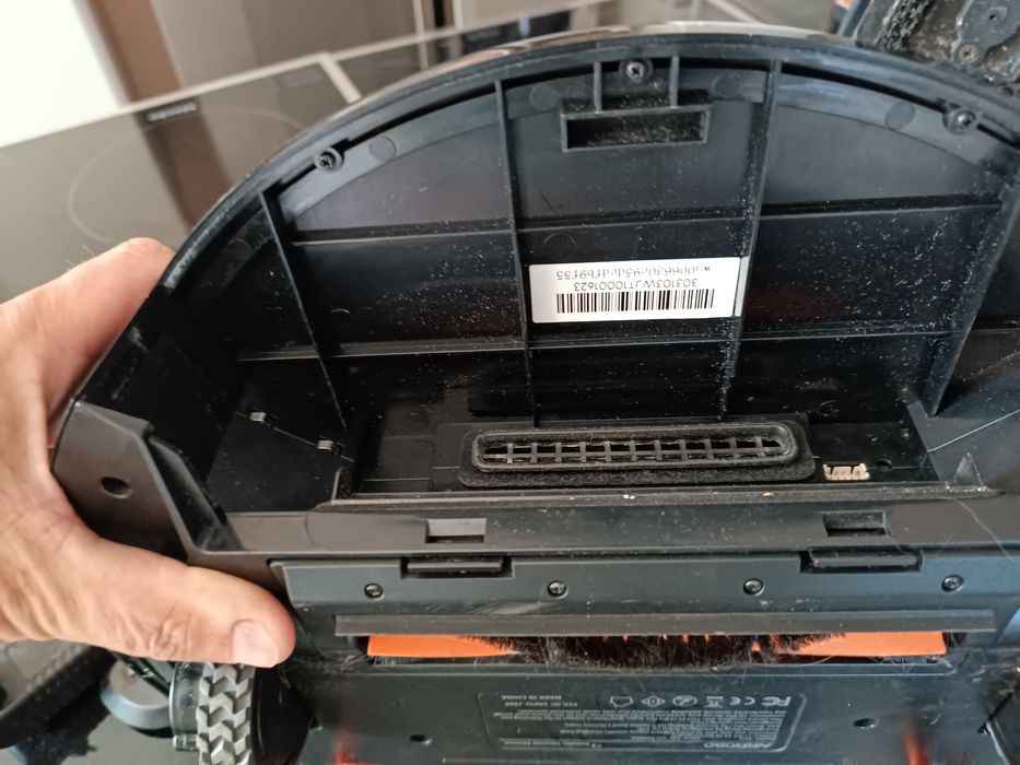 Робот пилосос Airrobo