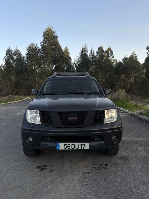 Nissan Navara D40 com tenda