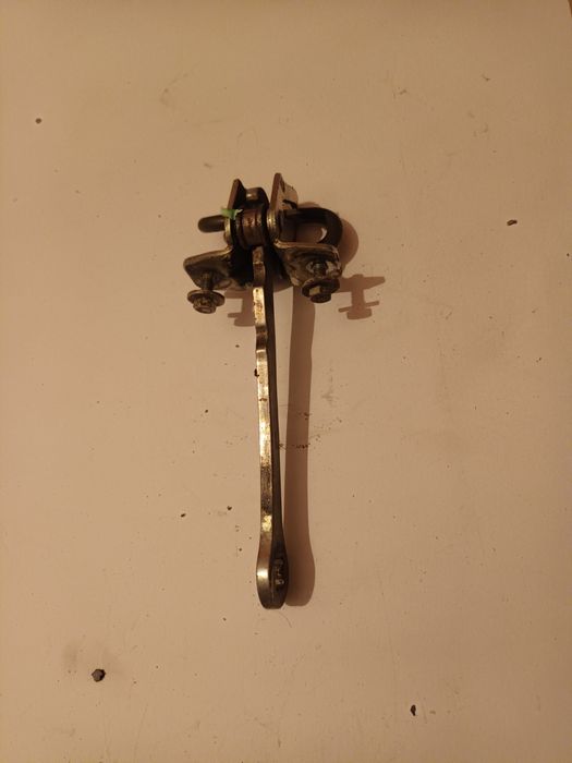 Обмежувач дверей опель омега А, вектра В: 150 грн. - Інші автоаксесуари ...