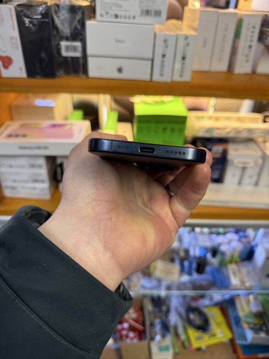 Продам Iphone 15 Pro 128 GB Black Titanium 87% АКБ