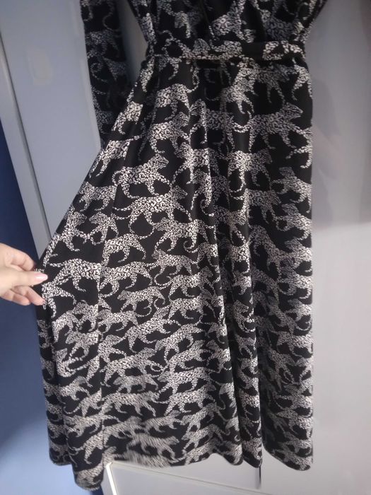 Sukienka midi 38 M czarna kopertowa H&M elegancka jesienna wzorzysta