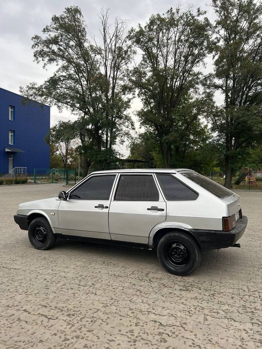 Автомобіль Ваз 2109
