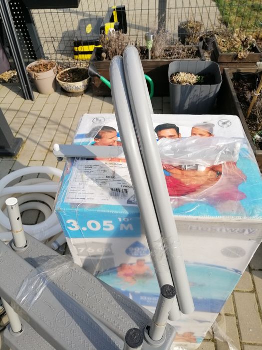 Basen ze stelażem plus osprzęt