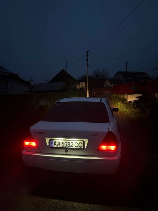 Мерседес C200 (2.0d)