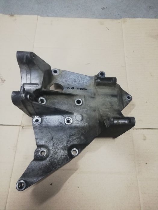 Podstawa alternatora sprężarki klimy 1.8 tdci Focus mk2 i C-max