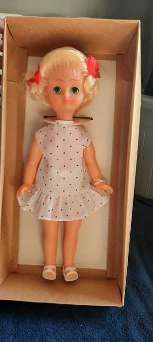 Nowa lalka lata 80