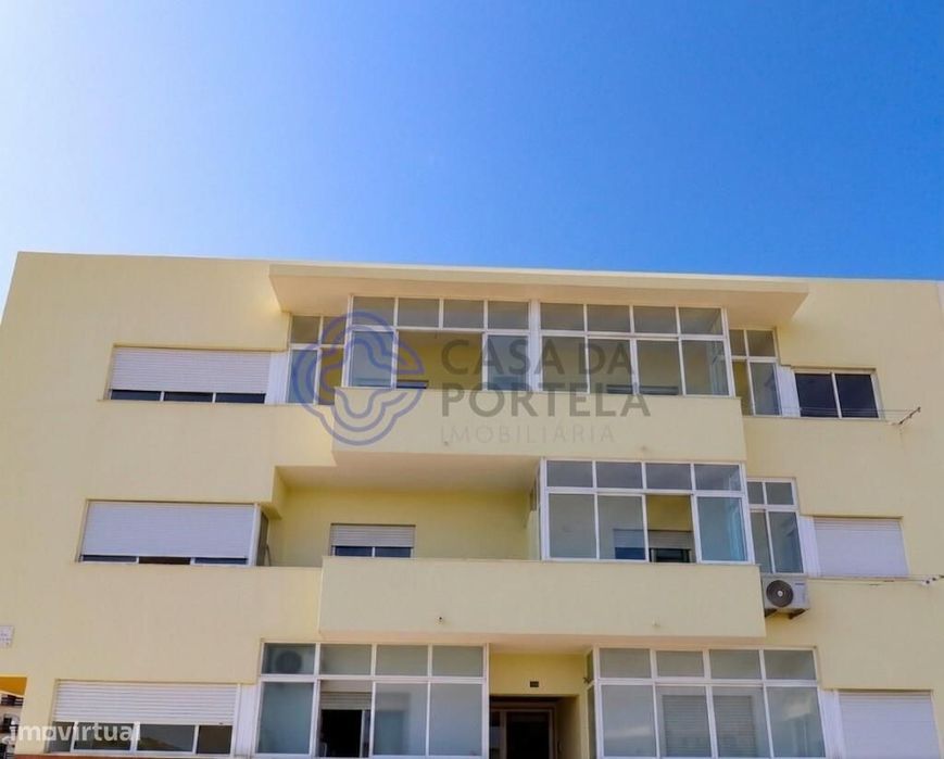 Apartamento T3 no 2º andar com 2 WC, Varanda fechada, perto escolas, a