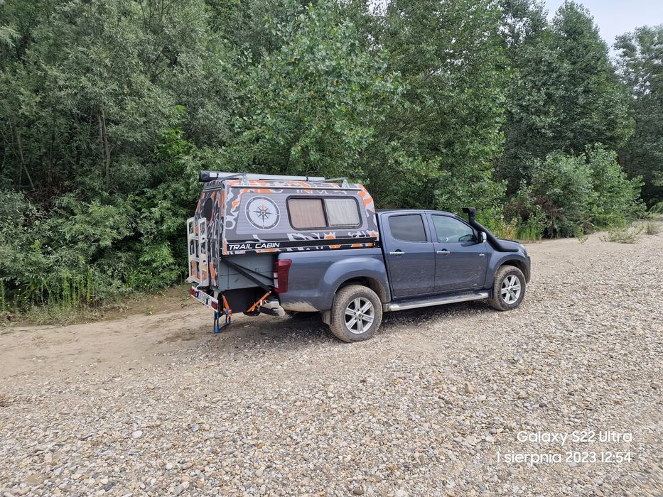 Zabudowa kamperowa pickup Isuzu d-max hilux